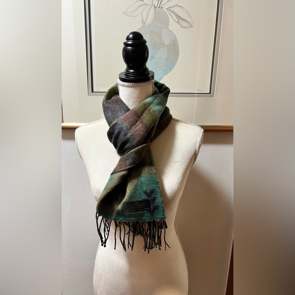 Hand tailored scarf - Picture 2 of 6
